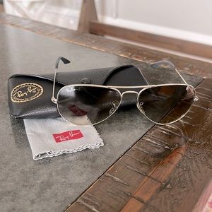 Ray Ban - Black 3025 Aviator Sunglasses